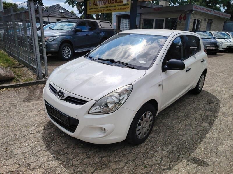 Weiß Gebraucht 2010 Hyundai i20 Classic Kleinwagen | 2.290 € (Guter Preis) - Bild 1/4