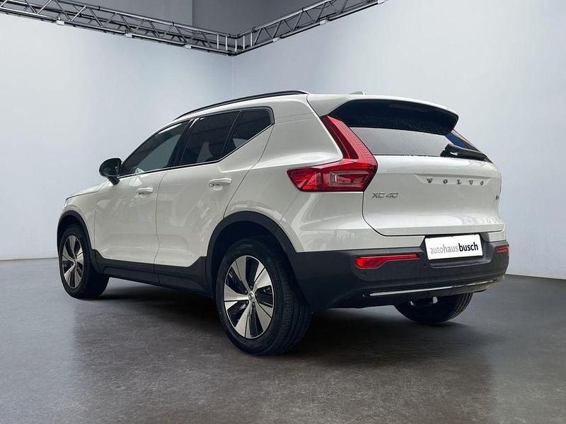 Neu Volvo XC40 Plus 163 PS (119 kW) 2025 Weiß SUV