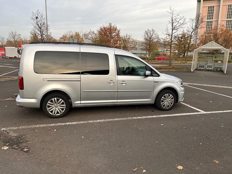 Gebraucht VW Caddy Maxi Comfortline 150 PS (110 kW) 2019 Silber Van / Kleinbus