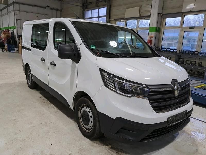 Gebraucht Renault Trafic Komfort 131 PS (96 kW) 2022 Weiß Van / Kleinbus