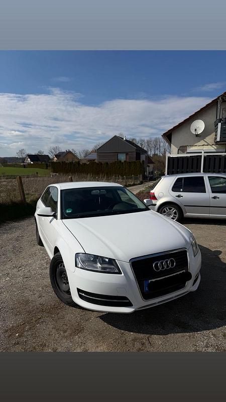 Gebraucht Audi A3 124 PS (91 kW) 2011 Weiß Kleinwagen