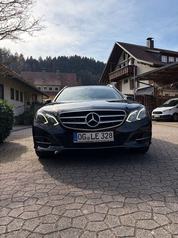 Gebraucht Mercedes E350 252 PS (185 kW) 2013 Schwarz Kombi