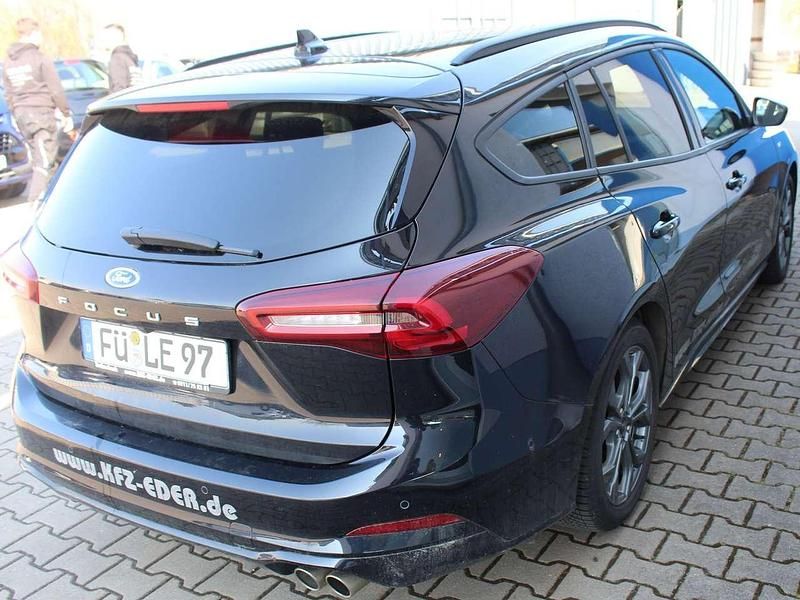 Gebraucht Ford Focus ST-Line 155 PS (114 kW) 2023 Obsidianschwarz metallic Kombi