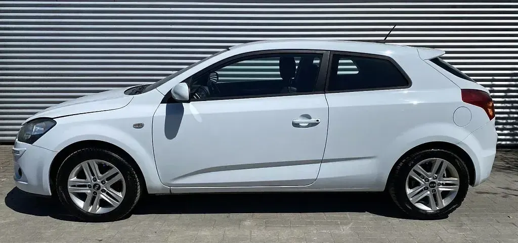 Second-hand Kia Ceed 125 CP (91 kW) 2011 Alb Hatchback