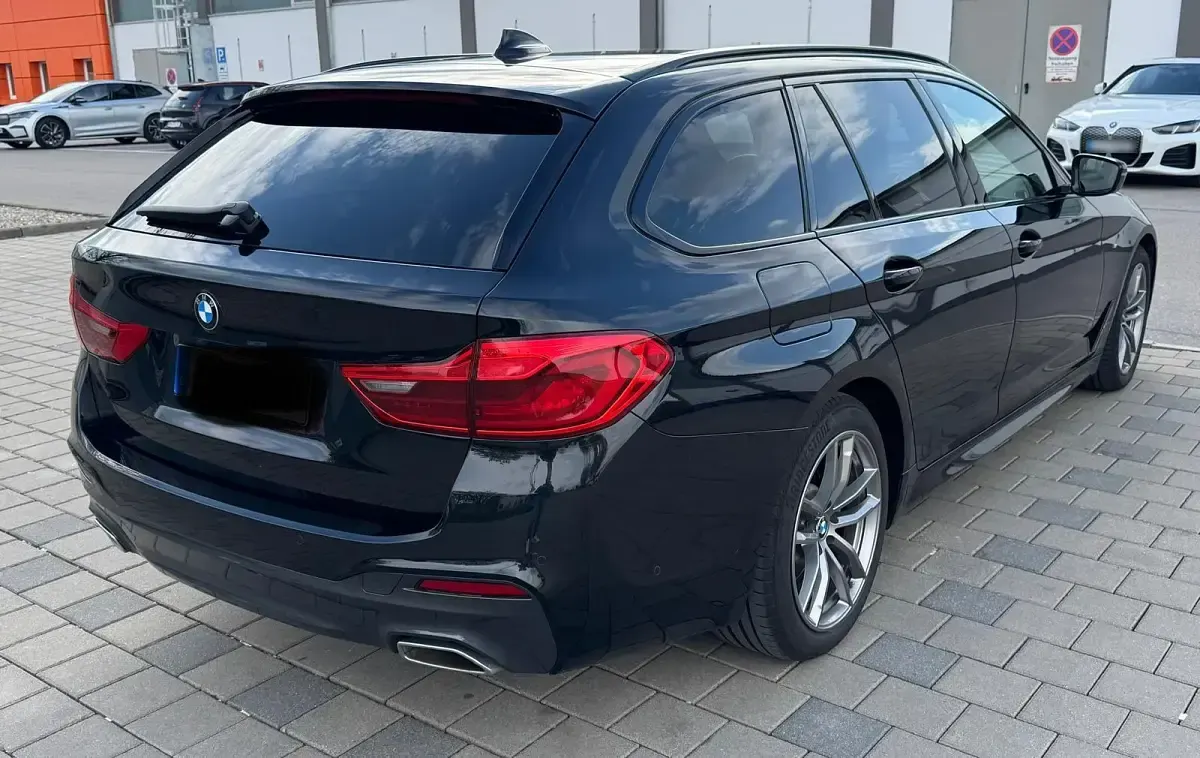 Gebraucht BMW 520 M Sport 190 PS (139 kW) 2019 Schwarz Kombi