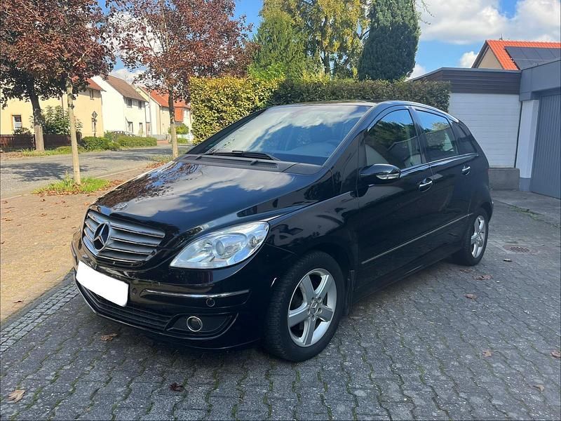 Schwarz Gebraucht 2006 Mercedes B200 Van / Kleinbus | 3.700 € (Guter Preis) - Bild 1/4