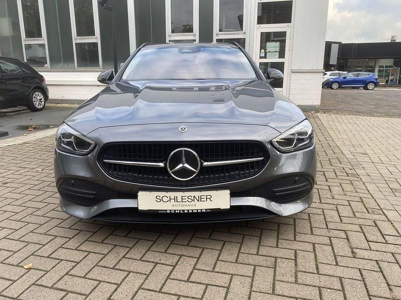 Gebraucht Mercedes C200 Avantgarde 163 PS (119 kW) 2023 Selenitgrau Kombi