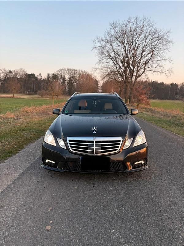 Gebraucht Mercedes E350 231 PS (169 kW) 2010 Schwarz Kombi