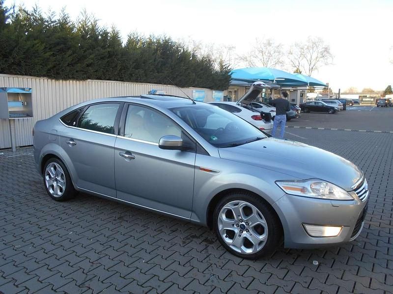 Gebraucht Ford Mondeo Ghia 175 PS (128 kW) 2008 Hypersilber metallic Kleinwagen