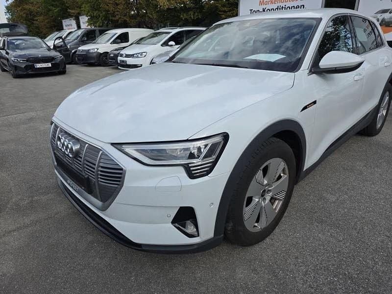 Weiß Gebraucht 2020 Audi e-tron Business SUV | 22.790 € (Guter Preis) - Bild 1/4