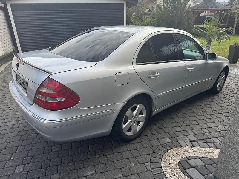 Gebraucht Mercedes E280 190 PS (139 kW) 2005 Silber Limousine
