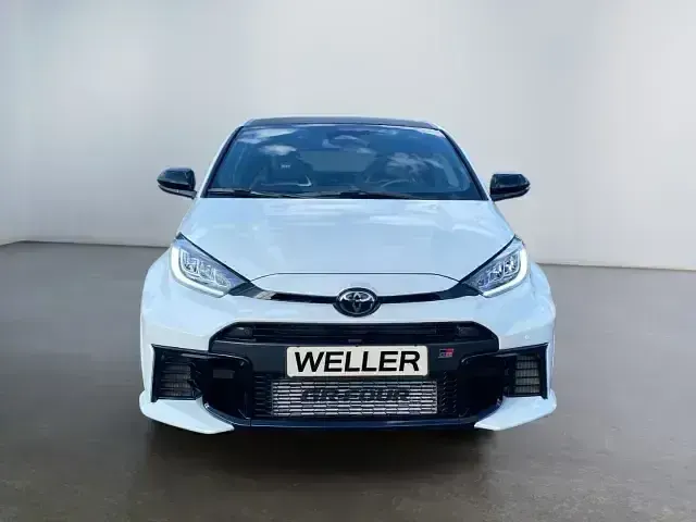 Gebraucht Toyota Yaris 280 PS (205 kW) 2024 Platinumweiß perleffekt Kleinwagen