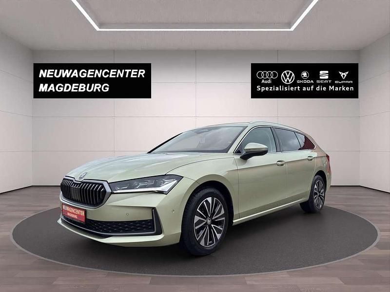 Gebraucht Skoda Superb Selection 150 PS (110 kW) 2024 Ice tea gelb metallic Kombi
