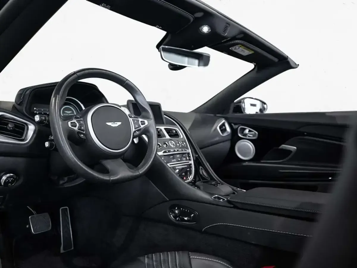 Gebraucht Aston Martin DB11 510 PS (375 kW) 2020 Onyx black Cabrio