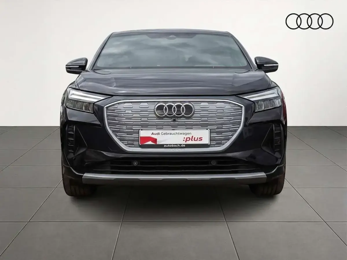 Gebraucht Audi Q4 e-tron 219 kW (299 PS) 2023 Mythosschwarz metallic SUV
