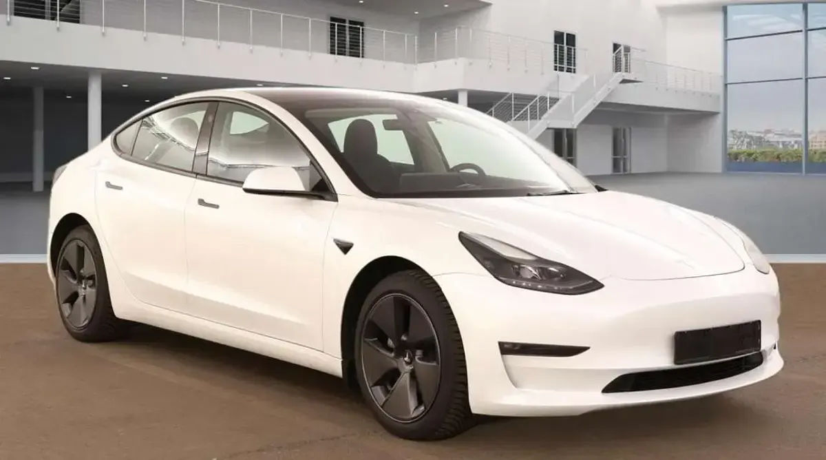 Käytetty Tesla Model 3 258 kW (351 HP) 2023 Valkoinen Sedan