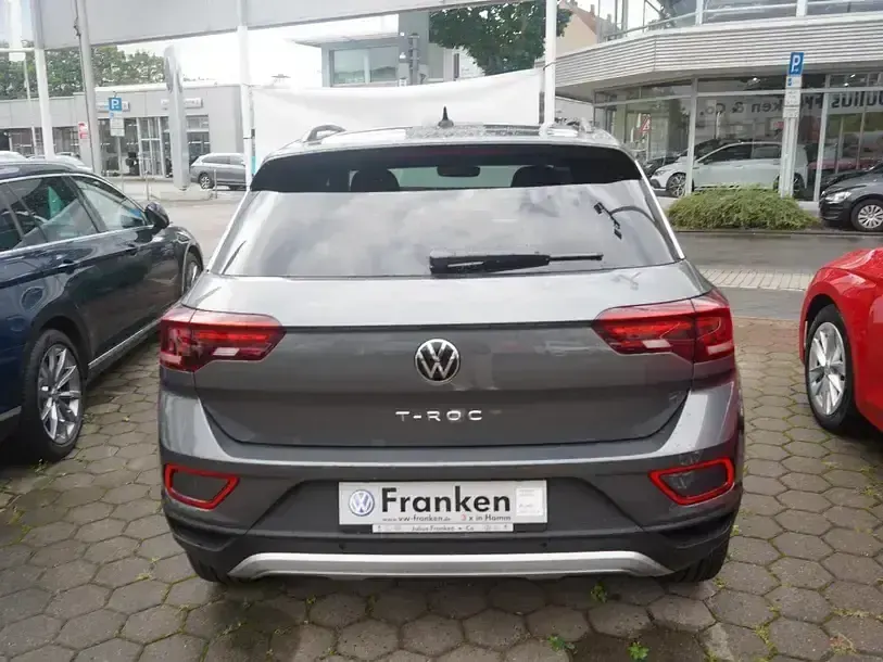 Gebraucht VW T-Roc Life 116 PS (85 kW) 2024 Grau SUV