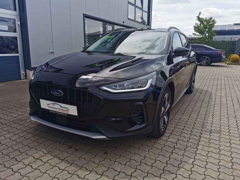 Schwarz Gebraucht 2023 Ford Focus Active X Limousine | 19.780 € (Fairer Preis) - Bild 1/4