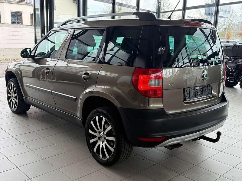 Gebraucht Skoda Yeti Ambition 110 PS (80 kW) 2012 Matobraun metallic SUV