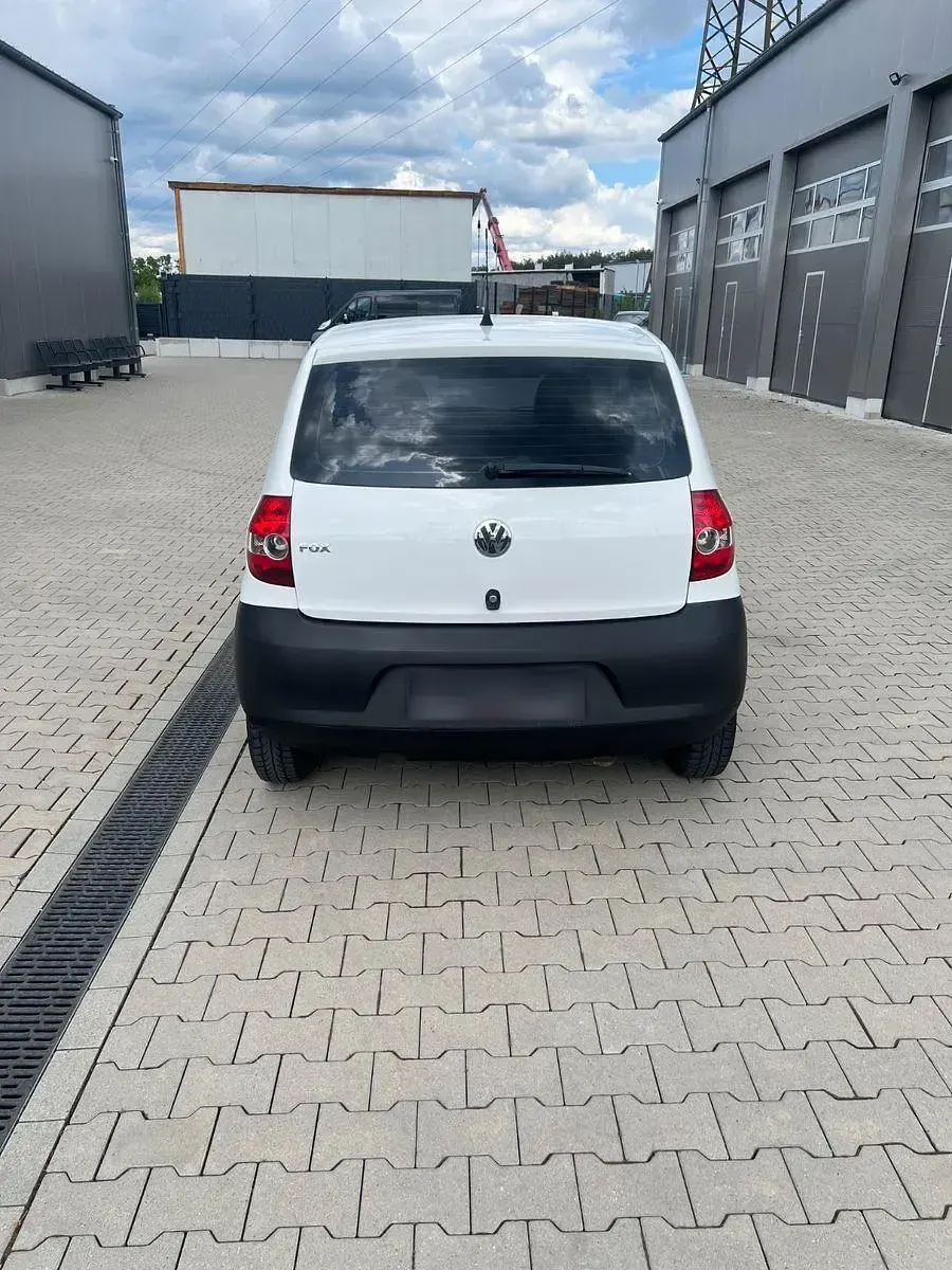 Gebraucht VW Fox 60 PS (44 kW) 2011 Weiß Kleinwagen