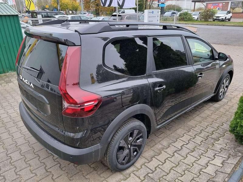 Gebraucht Dacia Jogger Expression 110 PS (80 kW) 2024 Perlmuttschwarz metallic Van / Kleinbus