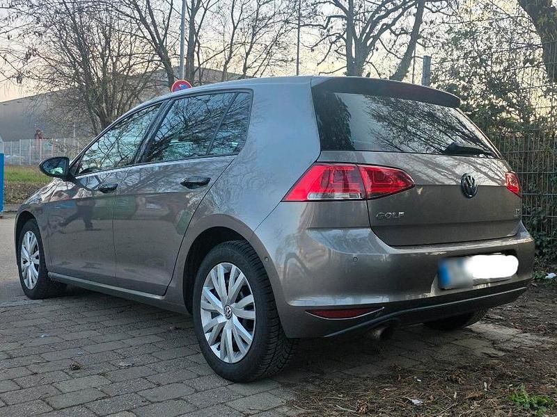 Gebraucht VW Golf VII 105 PS (77 kW) 2013 Grau Kleinwagen