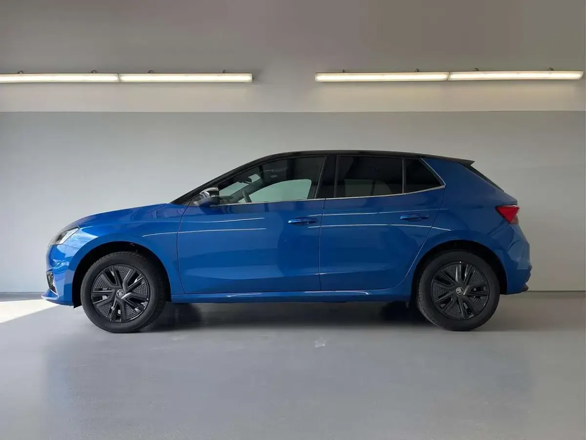 Ny Skoda Fabia Dynamic 116 HK (85 kW) 2025 Blå Hatchback