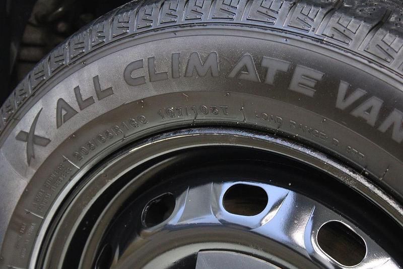 Gebraucht Renault Trafic Komfort 120 PS (88 kW) 2019 Weiß Van / Kleinbus