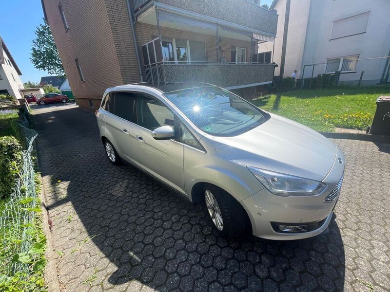 Silber Gebraucht 2018 Ford Grand C-Max Titanium Van / Kleinbus | 11.400 € (Guter Preis) - Bild 1/4
