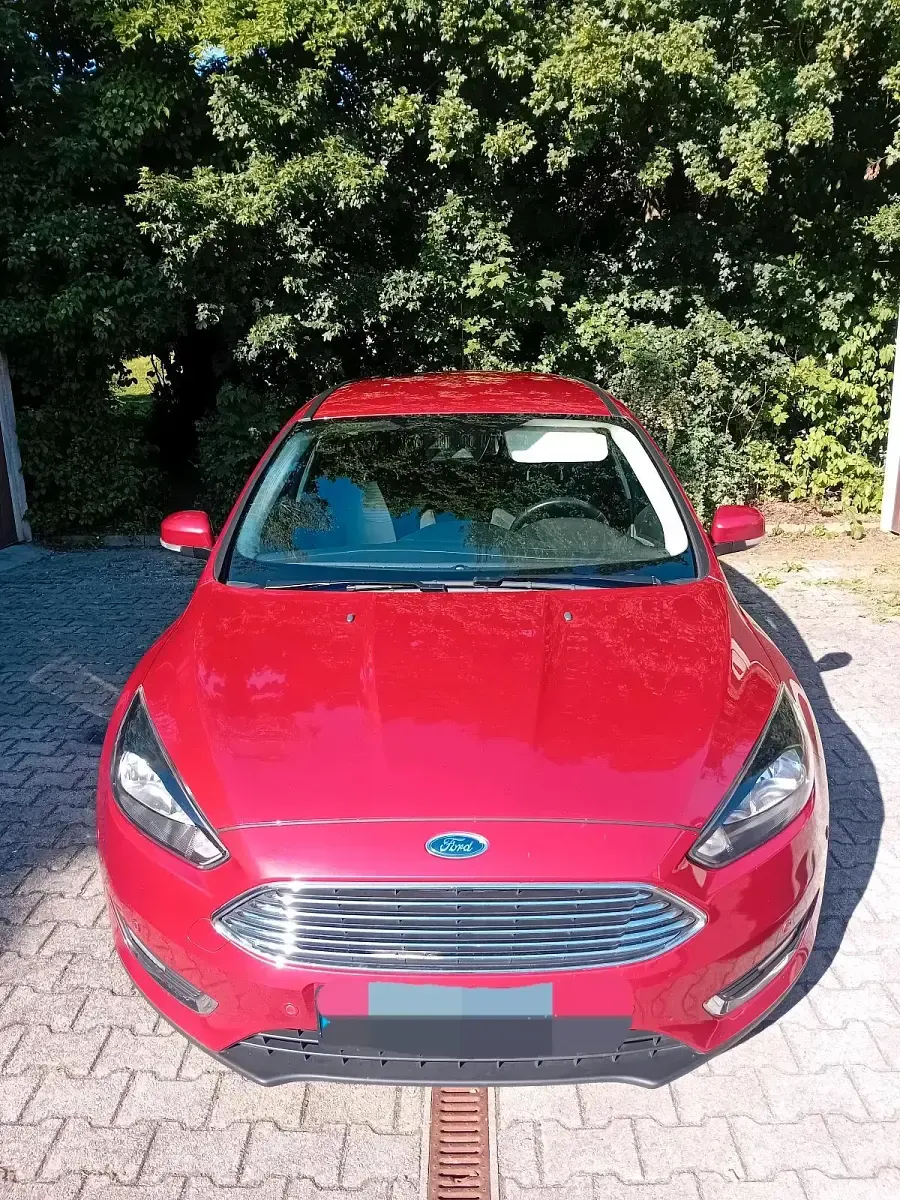 Begagnad Ford Focus 125 HK (91 kW) 2016 Röd Kombi