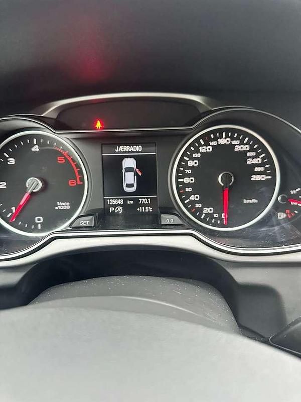 Gebraucht Audi A4 Ambition 150 PS (110 kW) 2014 Weiß Limousine