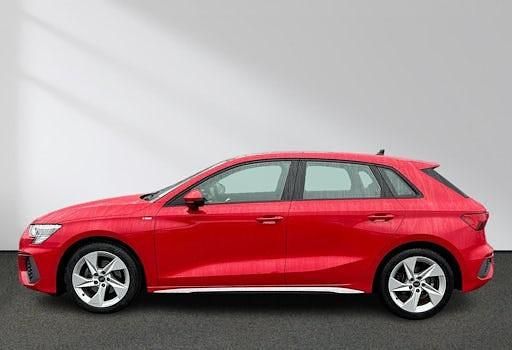 Gebraucht Audi A3 S-Line 150 PS (110 kW) 2023 Tangorot metallic Limousine