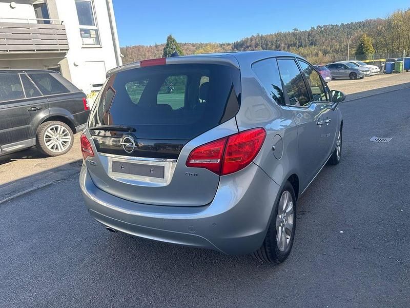Gebraucht Opel Meriva Innovation 131 PS (96 kW) 2012 Silber Van / Kleinbus