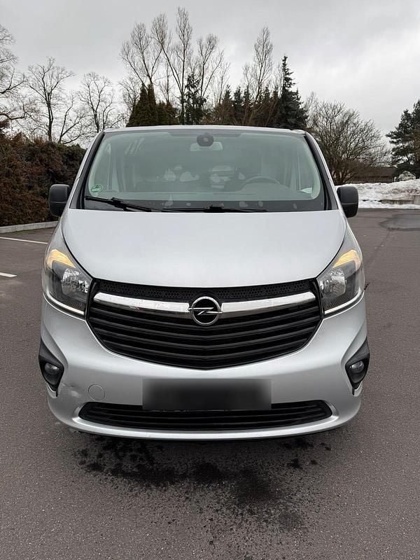 Gebraucht Opel Vivaro 120 PS (88 kW) 2015 Silber Van / Kleinbus