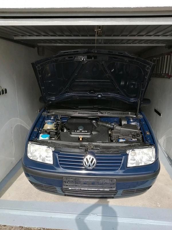 Gebraucht VW Bora Trendline 101 PS (74 kW) 1999 Blau Limousine