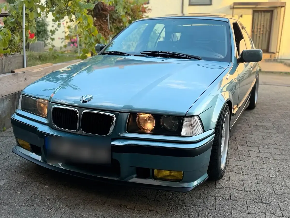 Gebraucht BMW 320 150 PS (110 kW) 1997 Grün Limousine