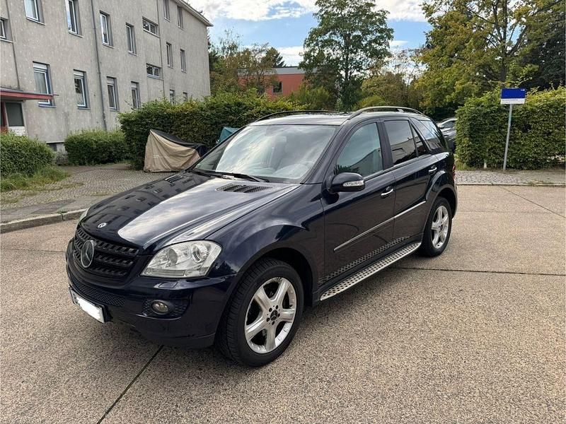 Blau Gebraucht 2007 Mercedes ML420 SUV | 7.800 € (Fairer Preis) - Bild 1/4