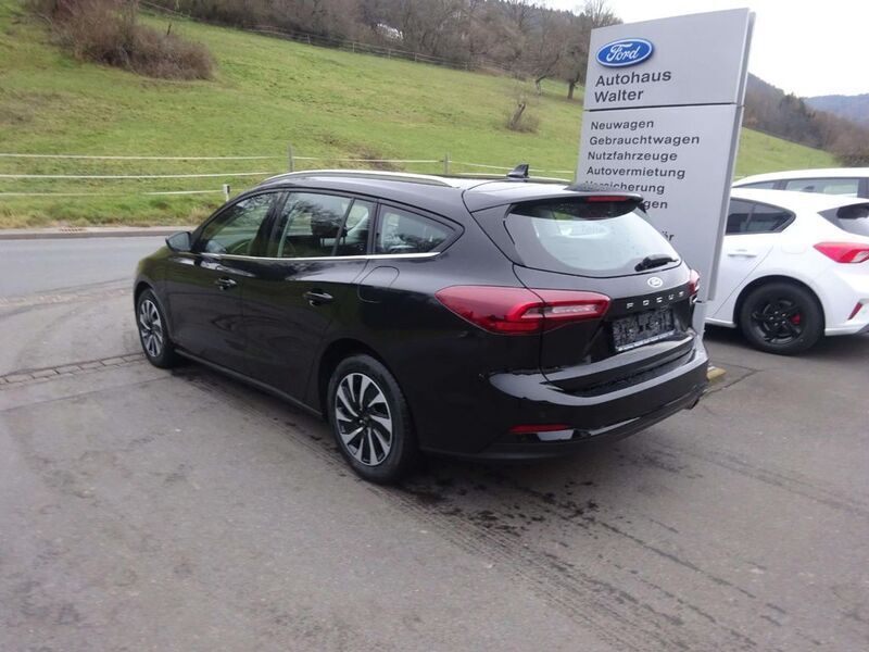 Używany Ford Focus Titanium 155 KM (114 kW) 2023 Czarny Sedan/Limuzyna