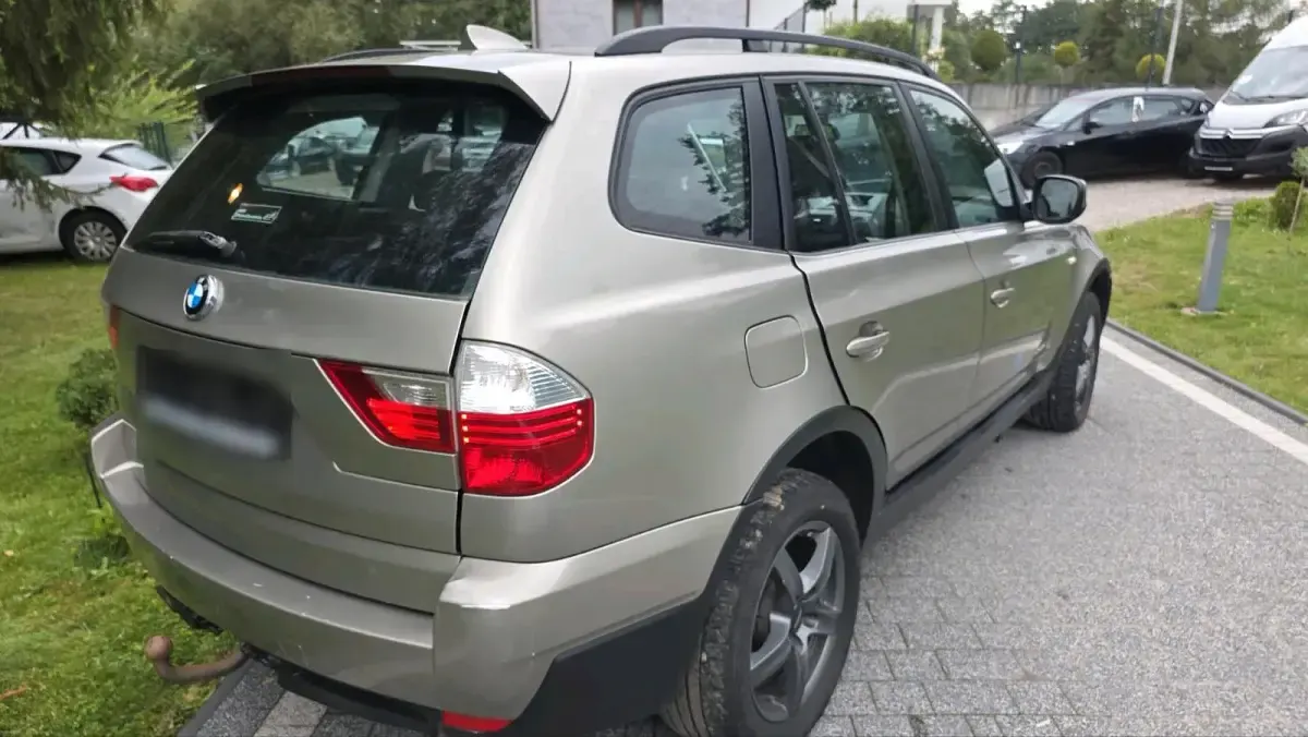 Gebraucht BMW X3 140 PS (102 kW) 2009 Silber SUV