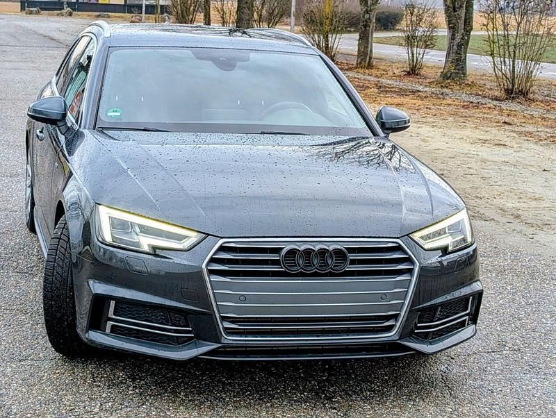 Gebraucht Audi A4 Sport 218 PS (160 kW) 2016 Grau Kombi