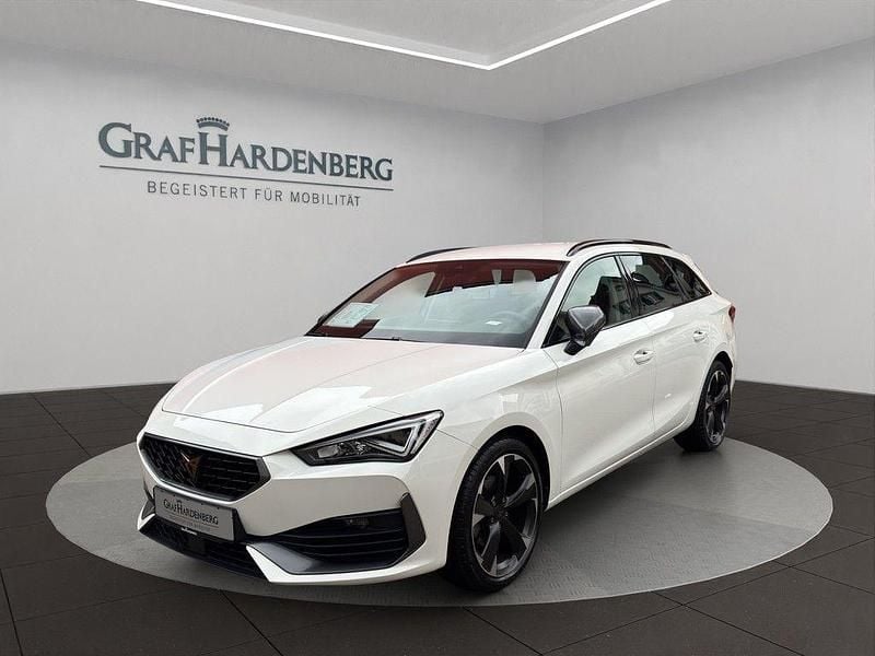 Weiß Gebraucht 2023 Cupra Leon Limousine | 25.555 € (Guter Preis) - Bild 1/4