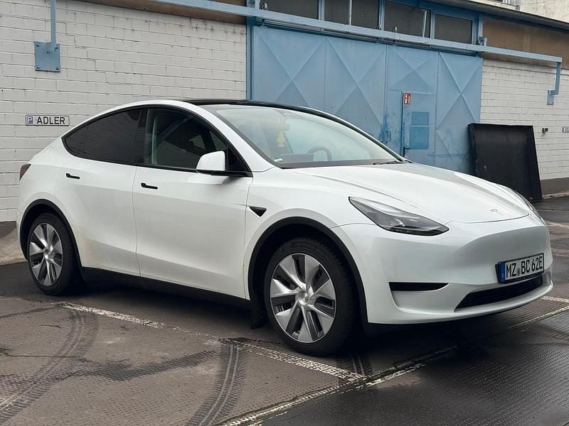 Gebraucht Tesla Model Y 219 kW (299 PS) 2024 Weiß SUV
