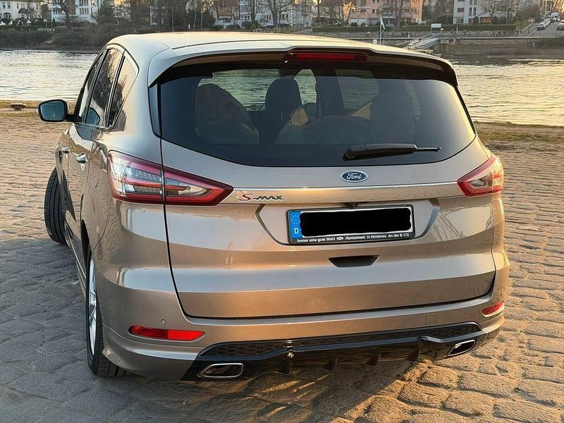 Gebraucht Ford S-MAX S 179 PS (131 kW) 2018 Silber Van / Kleinbus