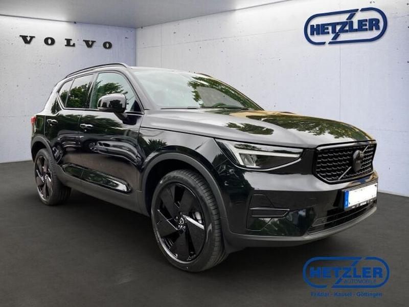 Gebraucht Volvo XC40 Plus 163 PS (119 kW) 2025 Onyx black / metallic SUV