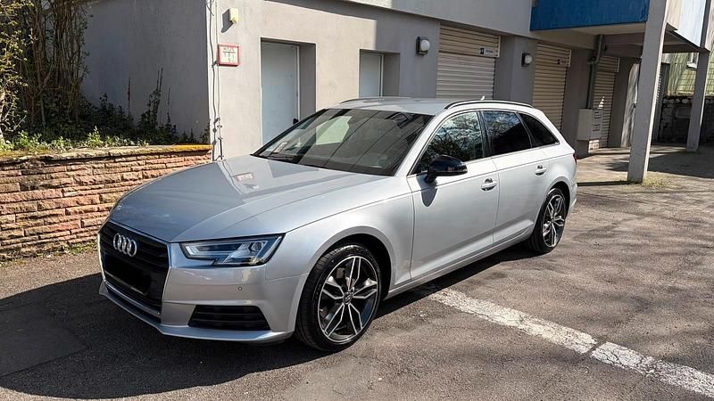 Gebraucht Audi A4 Premium 150 PS (110 kW) 2019 Grün Kombi