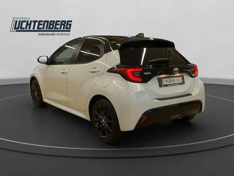 Gebraucht Toyota Yaris Hybrid Style 116 PS (85 kW) 2023 Schwarz Limousine