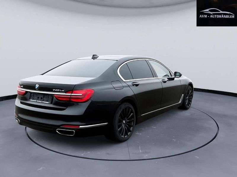 Gebraucht BMW 740L 320 PS (235 kW) 2019 Black sapphire metallic Limousine