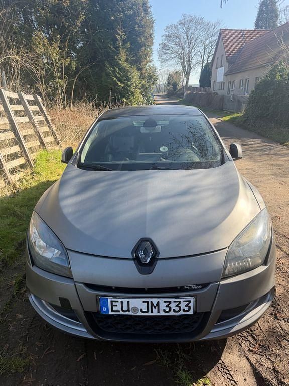 Gebraucht Renault Mégane III Bose Edition 131 PS (96 kW) 2011 Schwarz Coupé