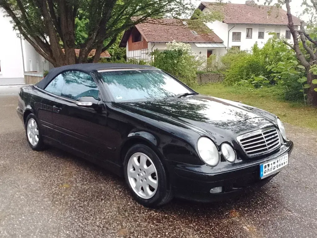 Gebraucht Mercedes CLK200 Avantgarde 163 PS (119 kW) 2002 Schwarz Cabrio