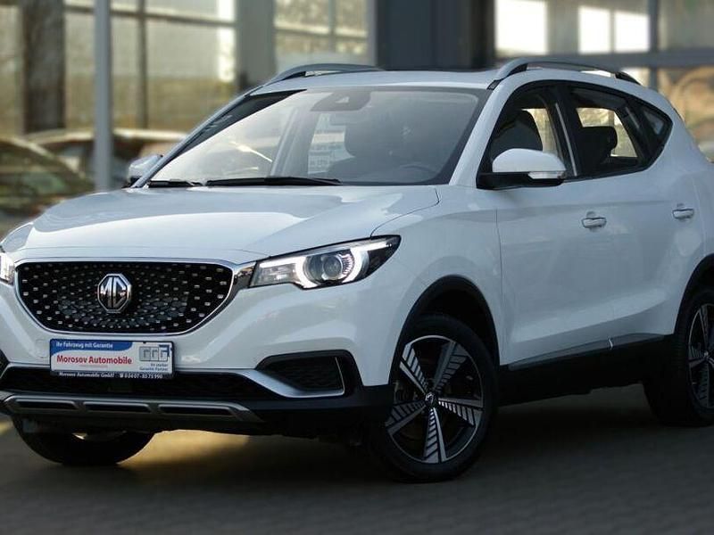 Weiß Gebraucht 2021 MG ZS Luxury Limousine | 18.900 € (Teuer) - Bild 1/4